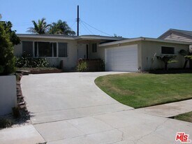 6446 Riggs Pl in Los Angeles, CA - Building Photo