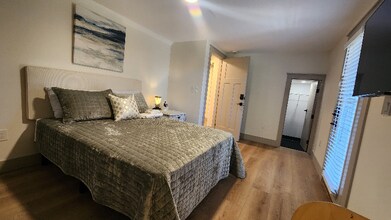 1704 S Forest Dr in Knoxville, TN - Building Photo - Building Photo