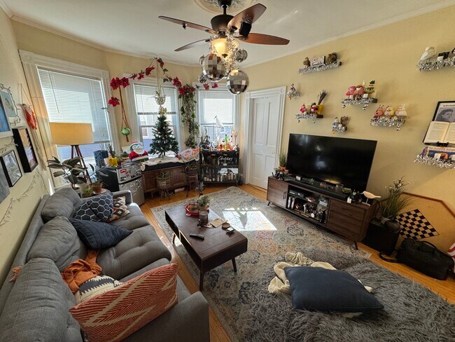 176 Elm St, Unit 2 in North Cambridge, MA - Building Photo - Building Photo