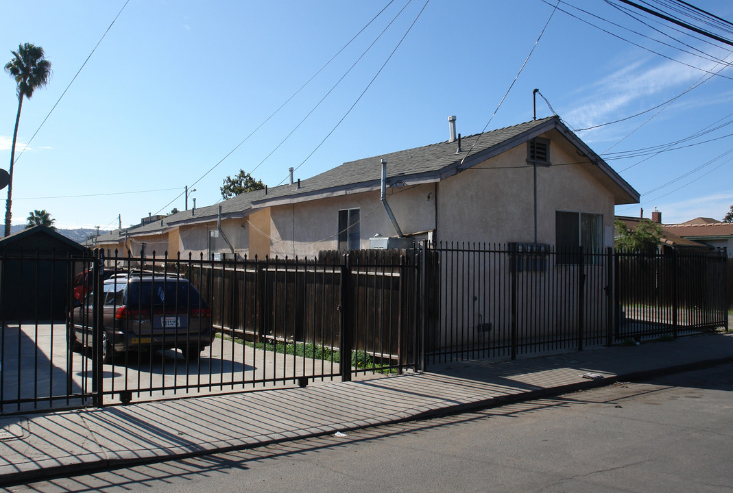 144 W Hall Ave in San Ysidro, CA - Building Photo