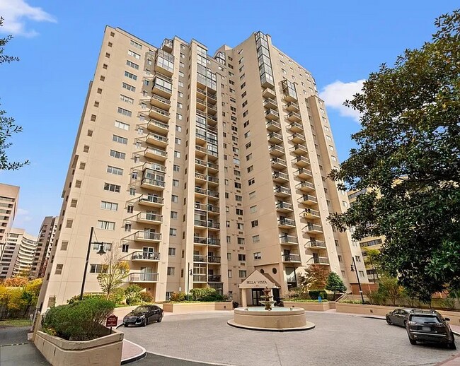1211 S Eads St, Unit APT 1009 in Arlington, VA - Building Photo - Building Photo