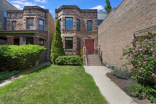 4532 N Damen Ave in Chicago, IL - Building Photo