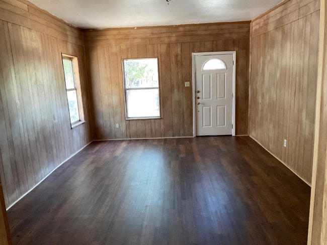 1917 Mitchell Ave in Waco, TX - Foto de edificio - Building Photo