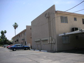 Bethany Palms Apartments in Phoenix, AZ - Building Photo - Building Photo