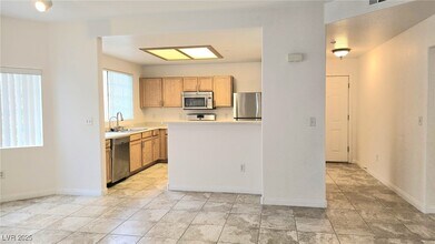 830 Carnegie St in Henderson, NV - Building Photo - Building Photo