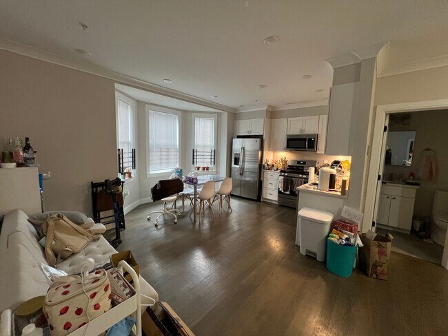 76 Linden St, Unit #1 in Boston, MA - Building Photo - Building Photo