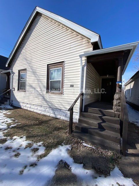 property at 2207 Lee Ave