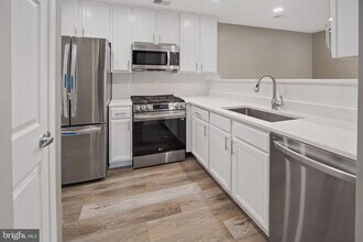 6602 Lake Park Dr-Unit -202 in Greenbelt, MD - Building Photo - Building Photo