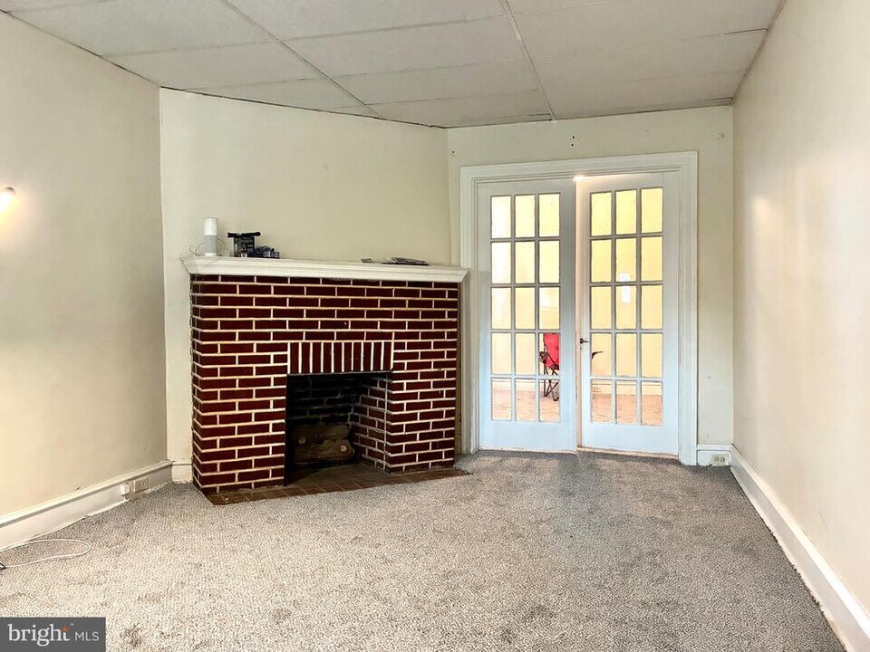 1305 Dyre St in Philadelphia, PA - Building Photo