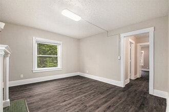 219 S 38th Ave in Omaha, NE - Building Photo - Building Photo