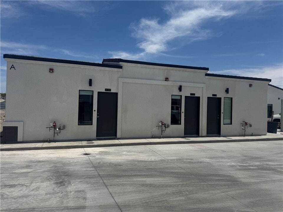 2076 Swanson Ave in Lake Havasu City, AZ - Building Photo