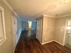 346 Carpenter Dr in Atlanta, GA - Building Photo - Building Photo