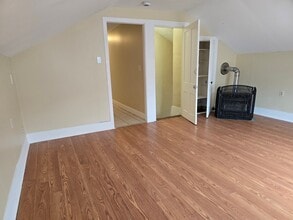 27 Shelby St, Unit 3 in Worcester, MA - Foto de edificio - Building Photo