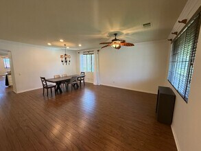 31374 Countryside Ln in Castaic, CA - Building Photo - Building Photo