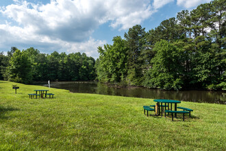 Lakefield Mews Apartments and Townhomes in Richmond, VA - Building Photo - Building Photo