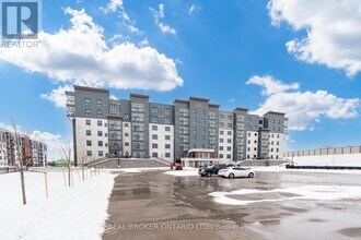 15 Kneeshaw Dr in Barrie, ON - Building Photo - Building Photo