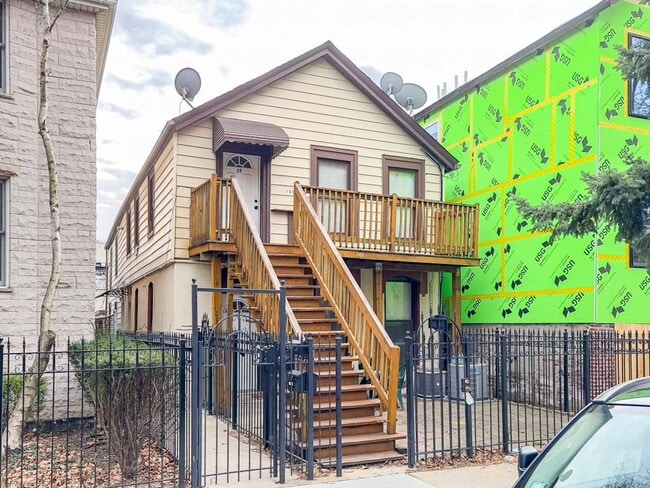 1653 W Superior St, Unit G02C
