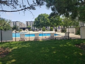 9701 N Dee Rd in Niles, IL - Building Photo - Building Photo