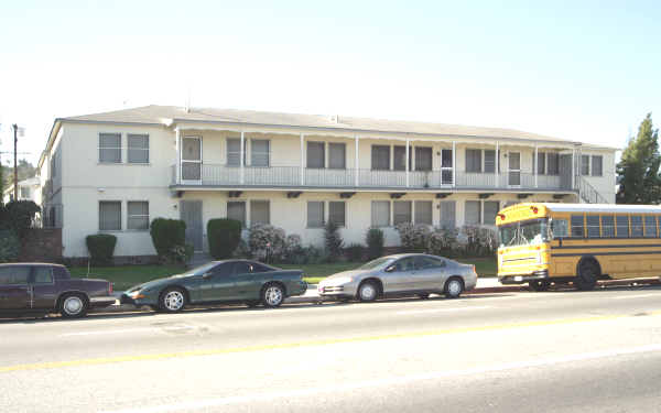 3790 Santa Rosalia Dr in Los Angeles, CA - Foto de edificio