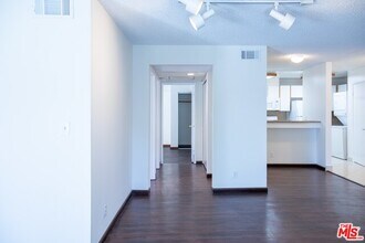 11735 Dorothy St-Unit -101 in Los Angeles, CA - Building Photo - Building Photo