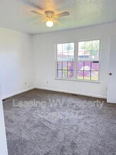 3305 Carpenter Avenue in Hurricane, WV - Building Photo - Building Photo