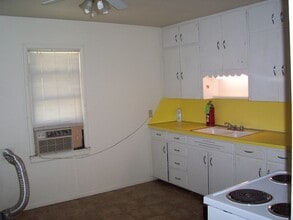 2110 Elm Ln in Manhattan, KS - Building Photo - Building Photo