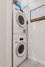 522 West End Ave in New York, NY - Building Photo - Building Photo