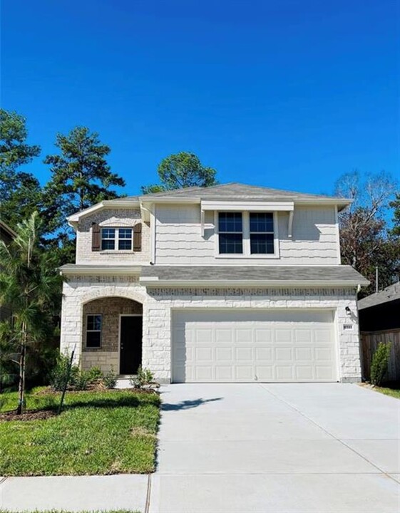 10565 Pineland Dr in Willis, TX - Building Photo