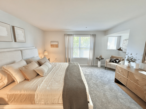 Brook View Apartment Homes in Marlton, NJ - Foto de edificio - Building Photo
