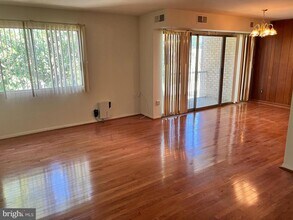 2902 Kings Chapel Rd in Falls Church, VA - Building Photo - Building Photo
