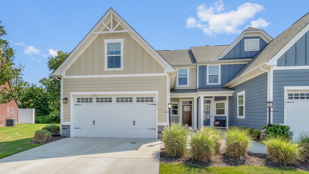 1813 Doubloon Way in Chesapeake, VA - Building Photo