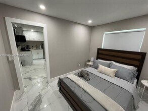 4910 SW 28th Terrace in Fort Lauderdale, FL - Building Photo - Building Photo