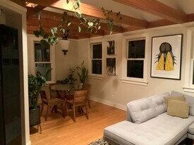 2342 NE 14th Ave, Unit Upr in Portland, OR - Building Photo