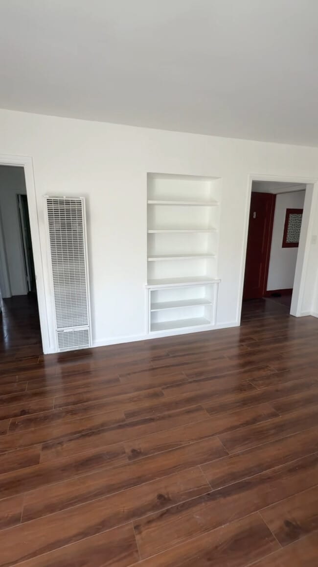 636 W Queen St, Unit Apt C in Inglewood, CA - Building Photo - Building Photo