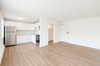 4465 MacArthur Blvd NW in Washington, DC - Building Photo - Building Photo