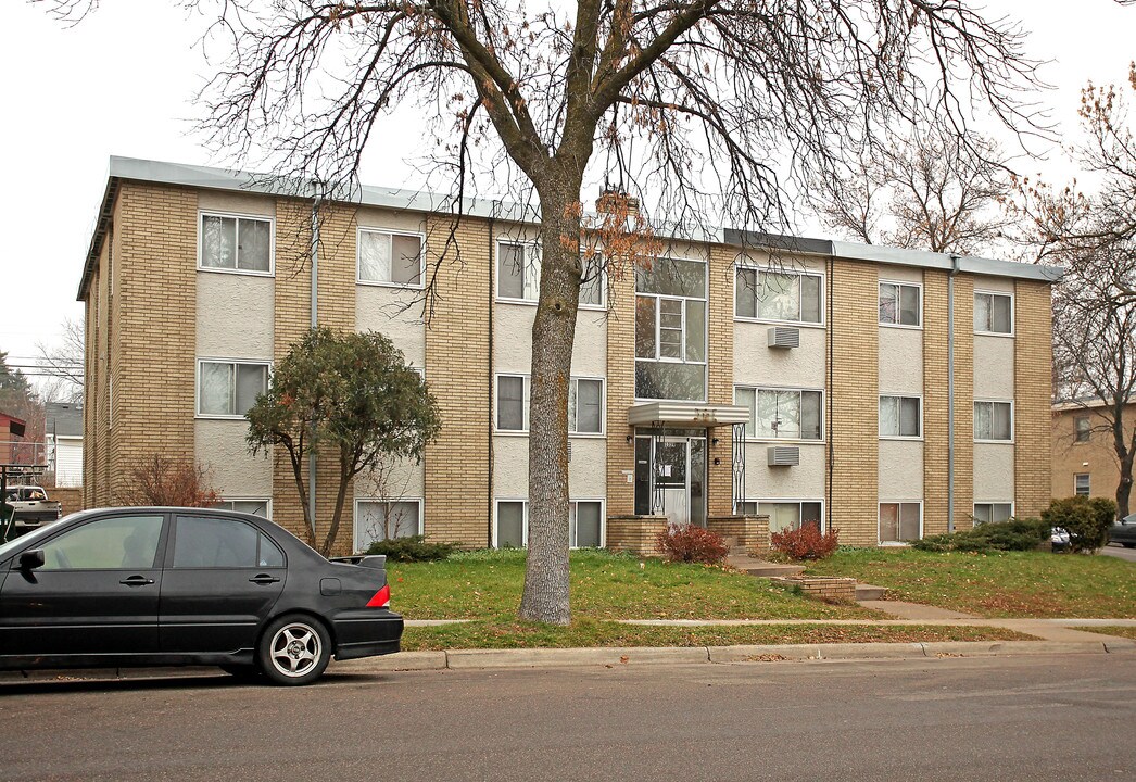 Conway Apartments in St. Paul, MN - Foto de edificio