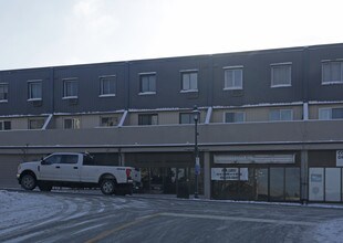 48 Queen St E in Cambridge, ON - Building Photo - Building Photo