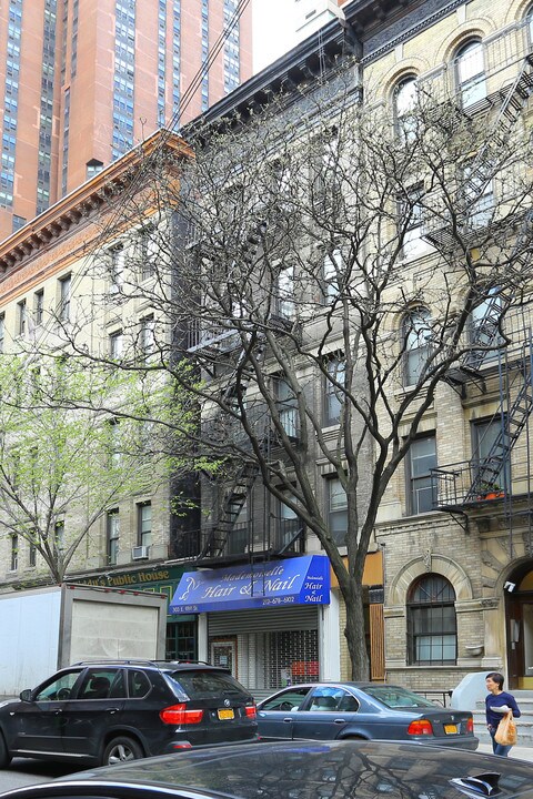 303 E 91st St in New York, NY - Building Photo