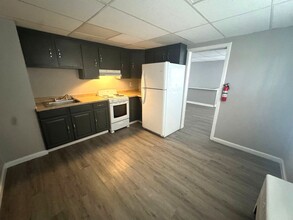 1200 E Main St-Unit -Apt B in Millville, NJ - Building Photo - Building Photo