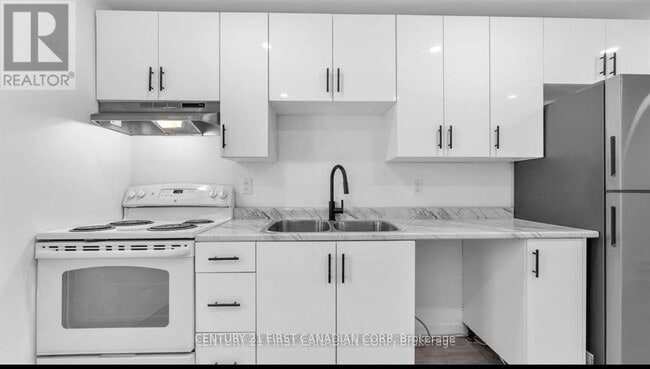 property at 413 Main St S