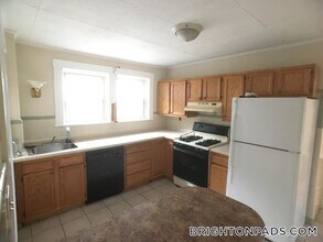 102 Nonantum St in Boston, MA - Building Photo - Building Photo