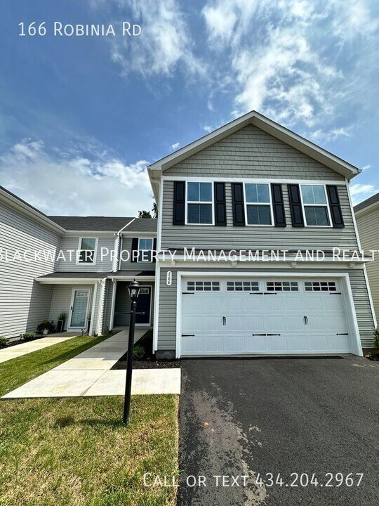 166 Robinia Rd in Lynchburg, VA - Building Photo