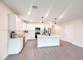 4686 Indigo Way in Vero Beach, FL - Building Photo