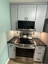 5402 Balboa Arms Dr in San Diego, CA - Building Photo - Building Photo