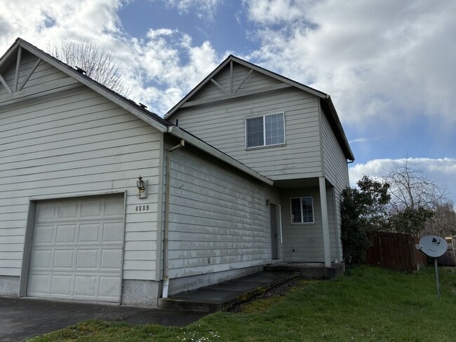 property at 4889 Saunter Loop NE