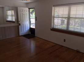 141 White St in Daytona Beach, FL - Building Photo