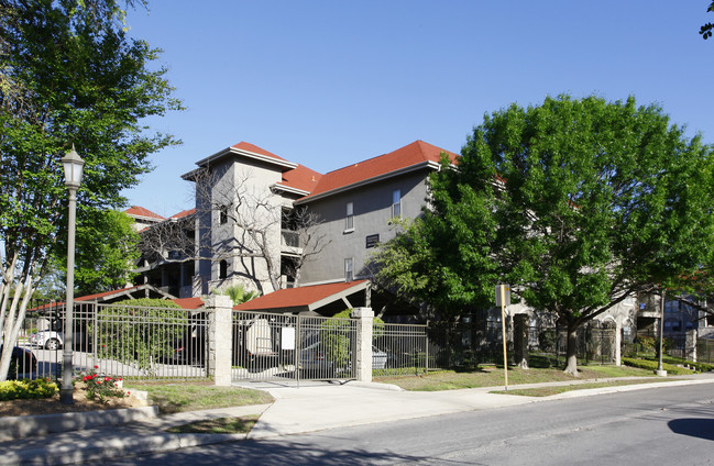 Atlee in San Antonio, TX - Foto de edificio - Building Photo