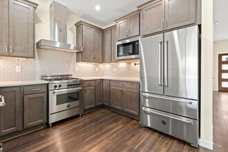 25 NE Lombard St in Portland, OR - Building Photo - Building Photo