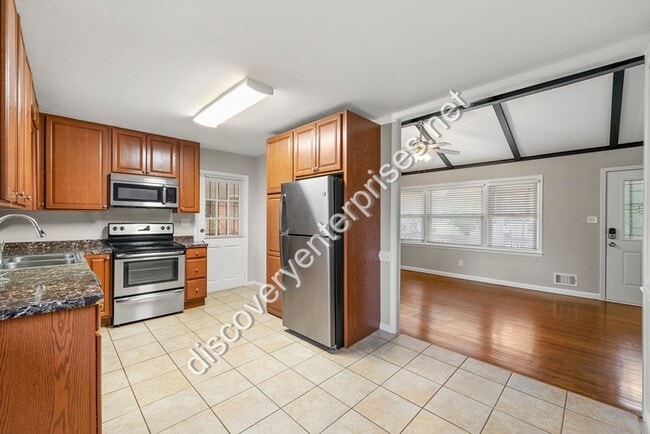 928 Shieldcrest Way in Forest Park, GA - Building Photo - Building Photo
