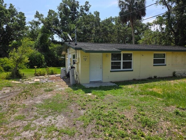 property at 5904 Kingsview Ln